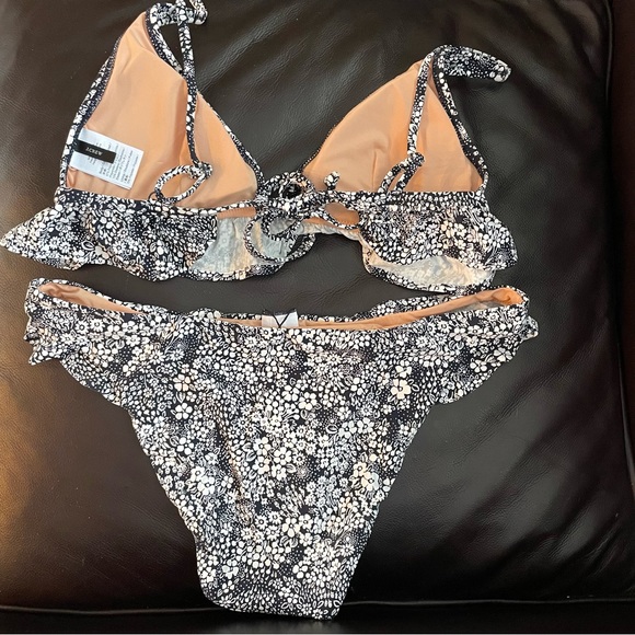 J Crew French Bikini Ruffle Top Bottom Set Navy White Valley Floral Size Medium - Picture 2 of 12